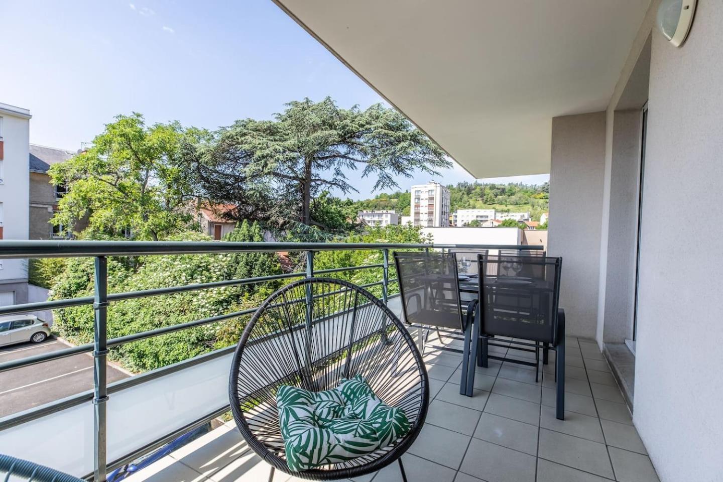 Le Clos Fleuri F3 Terrasse & Garage Clermont-Ferrand Exteriör bild