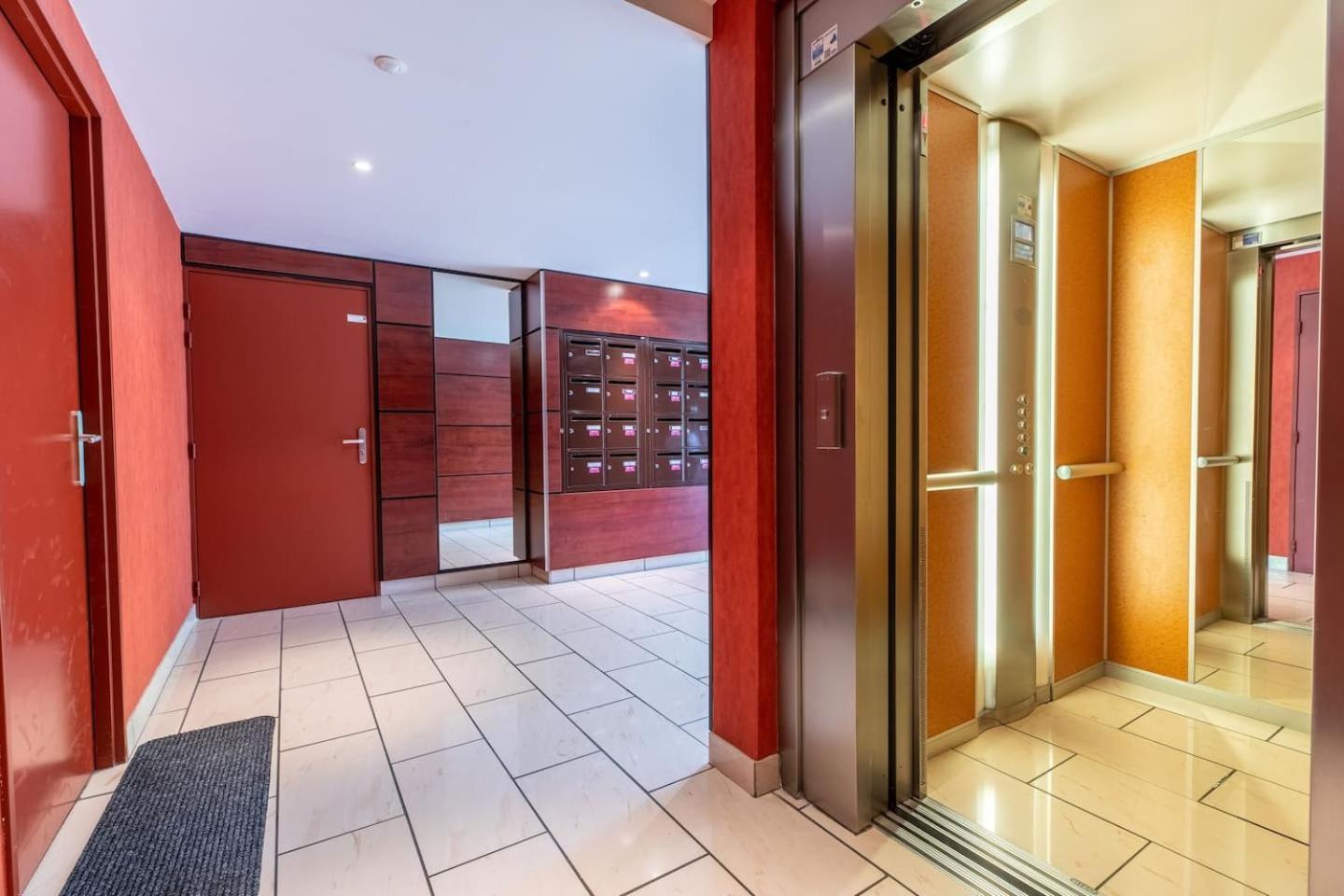 Le Clos Fleuri F3 Terrasse & Garage Clermont-Ferrand Exteriör bild