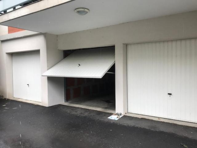 Le Clos Fleuri F3 Terrasse & Garage Clermont-Ferrand Exteriör bild